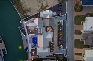 305 Estes Dr, Rockport, TX 78382 - Photo 3