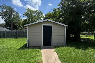2004 Brazos Ave, Rockdale, TX 76567 - Photo 11