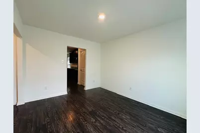133 Dupont Pass, Jarrell, TX 76537 - Photo 5