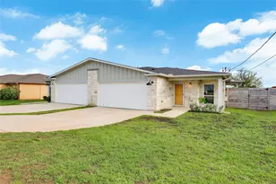 20109 Travis Dr, Lago Vista, TX 78645 - Photo 3