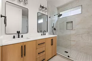 100 W Odell St, Austin, TX 78752 - Photo 35