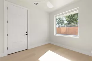 100 W Odell St, Austin, TX 78752 - Photo 9