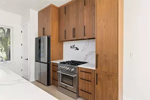 100 W Odell St, Austin, TX 78752 - Photo 17