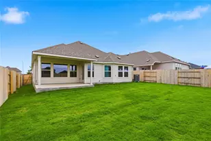 13601 Hamilton Hart Dr, Elgin, TX 78621 - Photo 19