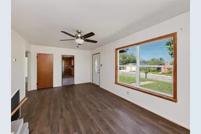 906 E Brown Street, Llano, TX 78643 - Photo 7