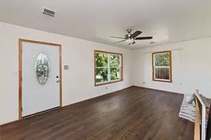 906 E Brown St, Llano, TX 78643 - Photo 5
