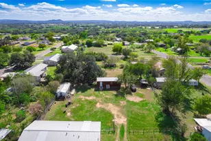 906 E Brown St, Llano, TX 78643 - Photo 29