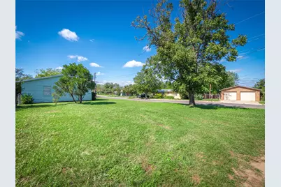 906 E Brown Street, Llano, TX 78643 - Photo 27