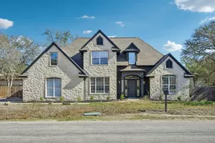 312 Country Club Dr, La Grange, TX 78945 - Photo 1