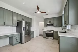 312 Country Club Dr, La Grange, TX 78945 - Photo 3