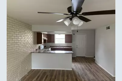 606 W 4th Street, Taylor, TX 76574 - Photo 3