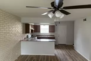 606 W 4th St, Taylor, TX 76574 - Photo 3