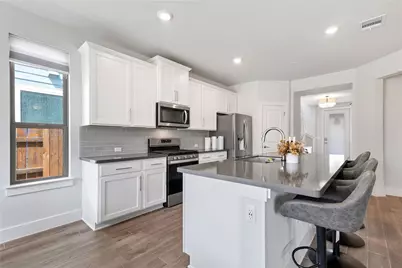 8609 Cottage Rose Drive, Austin, TX 78744 - Photo 7