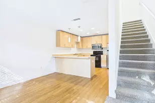 711 W 32nd St, Austin, TX 78705 - Photo 1