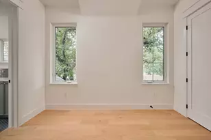 704 E 46th St, Austin, TX 78751 - Photo 37