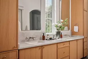 704 E 46th St, Austin, TX 78751 - Photo 13