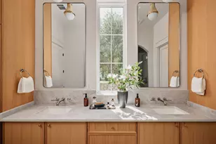 704 E 46th St, Austin, TX 78751 - Photo 15