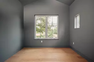 704 E 46th St, Austin, TX 78751 - Photo 33