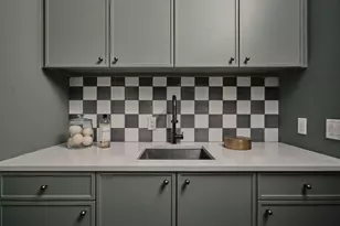 704 E 46th St, Austin, TX 78751 - Photo 27