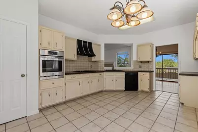 11101 Grapevine Lane, Austin, TX 78759 - Photo 13