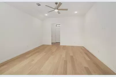 222 Hornet Street, Elgin, TX 78621 - Photo 15