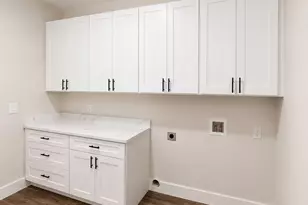 488 Co Rd 468, Elgin, TX 78621 - Photo 11