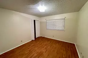 10003 Parliament House Rd, Austin, TX 78729 - Photo 13