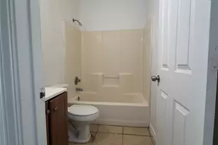 609 M L K Dr, Elgin, TX 78621 - Photo 9