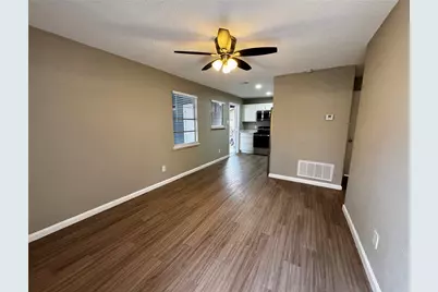 202 W North Loop Boulevard #B, Austin, TX 78751 - Photo 3