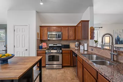 10304 Lone Pine Lane, Austin, TX 78747 - Photo 9