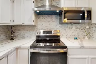 333 Northwood Cir, Rockdale, TX 76567 - Photo 3