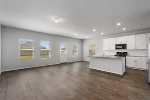 202 Chesterfield Dr, Kyle, TX 78640 - Photo 9