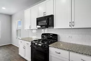 202 Chesterfield Dr, Kyle, TX 78640 - Photo 15