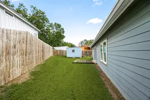 7802 Elderberry Dr, Austin, TX 78745 - Photo 27