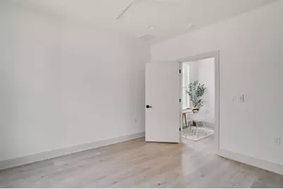 2209 Woodland Avenue #401, Austin, TX 78741 - Photo 17
