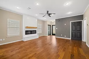 609A W 7th St, Taylor, TX 76574 - Photo 7