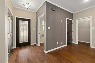 609A W 7th St, Taylor, TX 76574 - Photo 13