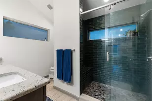 1158 Ridgeway Dr, Austin, TX 78702 - Photo 13