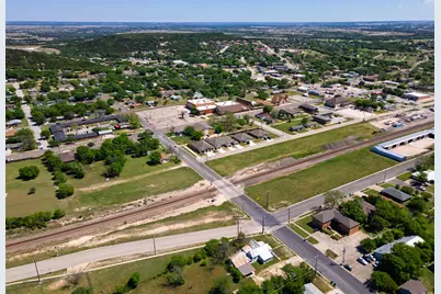 408 W Avenue C, Copperas Cove, TX 76522 - Photo 27