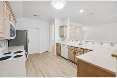 1611 Sunnycrest Circle, New Braunfels, TX 78130 - Photo 7