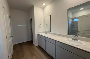 744 Universal Dr, Hutto, TX 78634 - Photo 7