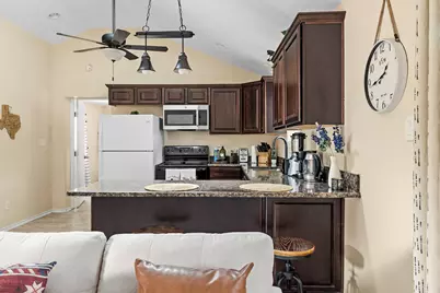 75 Pedernales Street, Austin, TX 78702 - Photo 9