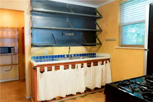 31 Anthony St, Austin, TX 78702 - Photo 19