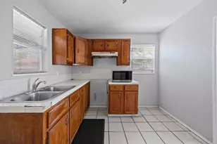 908 Vargas Rd, Austin, TX 78741 - Photo 17