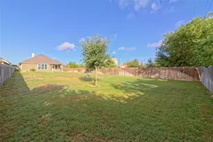 31443 Kingsway Rd, Georgetown, TX 78628 - Photo 29