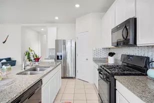 11813 Sandy Lodge Ct, Manor, TX 78653 - Photo 13