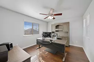 105 W Highfield St, Hutto, TX 78634 - Photo 33