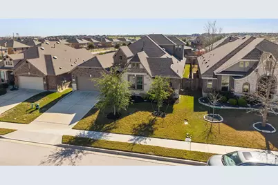105 W Highfield Street, Hutto, TX 78634 - Photo 33