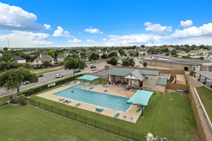 105 W Highfield St, Hutto, TX 78634 - Photo 25