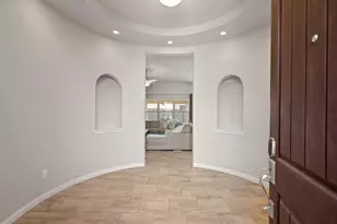 105 W Highfield St, Hutto, TX 78634 - Photo 7